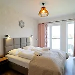 Everysky Gorskie Tarasy - Kwiatowa 5-7 Aparthotel Milkow (Lower Silesia)